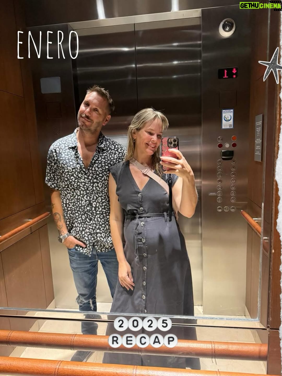 Mariana Seligmann - 3.8K Likes - Se termina el 2025💫💕 El año con el desafío más grande: tener a mi segundo hijo y seguir trabajando en mi proyecto “Soy Muni”🫶🏼
No fue fácil, pero con mi increíble compañero @soucoqueiro y lo genial que es Carmela, todo fluyó! 

Gracias a todos los que fueron parte con su amor, trabajo y pasión🥹

Les deseo un hermoso 2026🥂