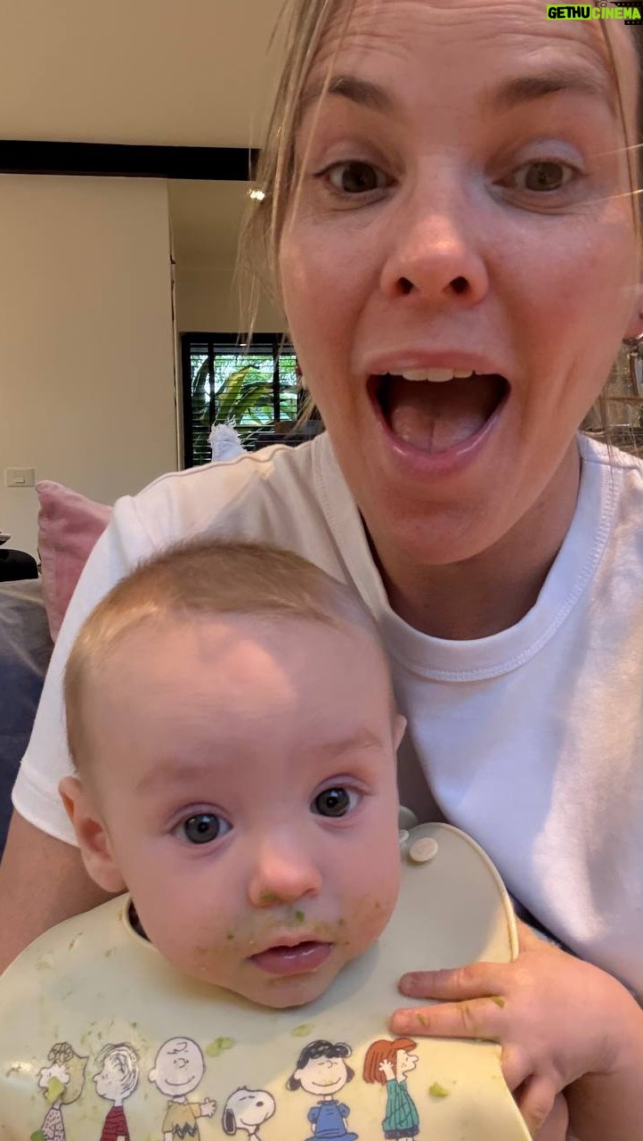Mariana Seligmann - 8K Likes - Un poquito de humor😂 Amo amamantar y esa conexión con Vicente!

#humor #trend #madreehijo