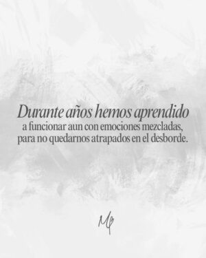 Mariángel Villasmil Instagram - Ser de aquí hoy se siente intenso, confuso y profundamente sentido🇻🇪❤️
Cuidarnos emocionalmente también es una forma de seguir adelante 🤍