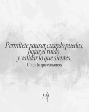 Mariángel Villasmil Instagram - Ser de aquí hoy se siente intenso, confuso y profundamente sentido🇻🇪❤️
Cuidarnos emocionalmente también es una forma de seguir adelante 🤍