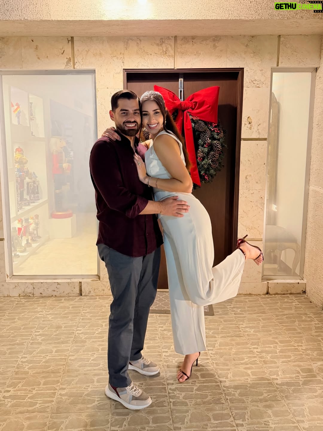 Mariángel Villasmil - 1.7K Likes - Happy New Year🥂✨ les deseo un 2026 espectacular🙏🏻

Por un 2026 con la familia juntaaaaa🙏🏻❤️‍🩹🇻🇪