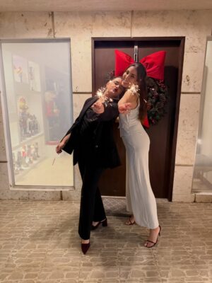 Mariángel Villasmil Instagram - Happy New Year🥂✨ les deseo un 2026 espectacular🙏🏻
Por un 2026 con la familia juntaaaaa🙏🏻❤️🩹🇻🇪