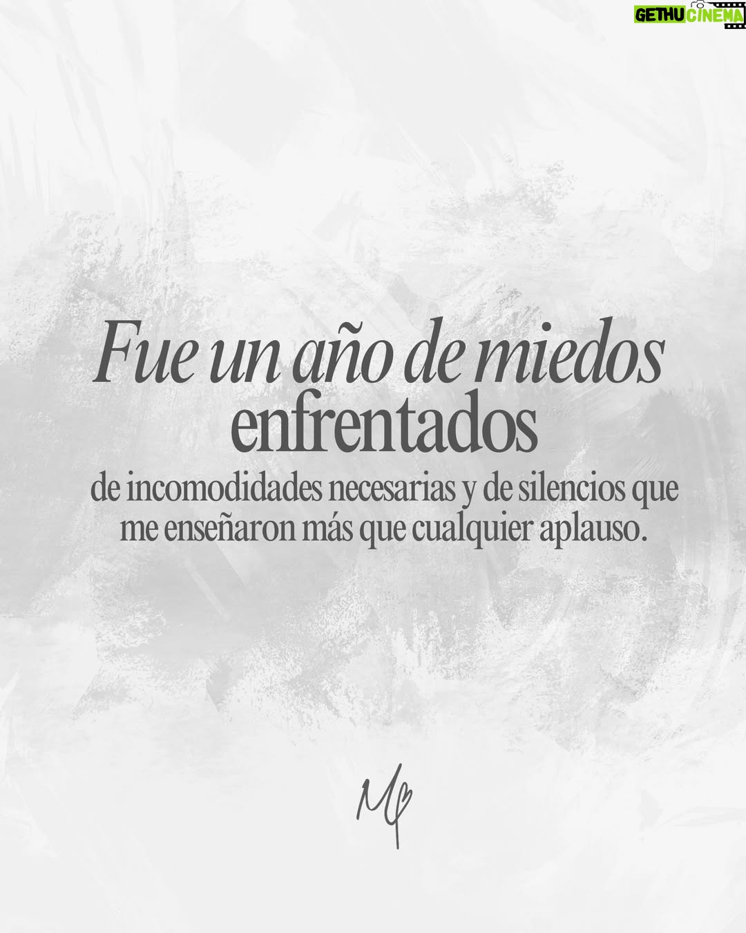Mariángel Villasmil - 181 Likes - 2025 no fue perfecto,
pero fue honesto.
Y eso, para mí, lo fue todo 🤍

Si llegaste hasta aquí, gracias por estar, por no rendirte ante lo retador que haya podido ser este año🫶🏻💫

Vamos por un 2026 brillante 💫