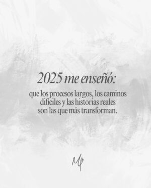 Mariángel Villasmil Instagram - 2025 no fue perfecto,
pero fue honesto.
Y eso, para mí, lo fue todo 🤍
Si llegaste hasta aquí, gracias por estar, por no rendirte ante lo retador que haya podido ser este año🫶🏻💫
Vamos por un 2026 brillante 💫