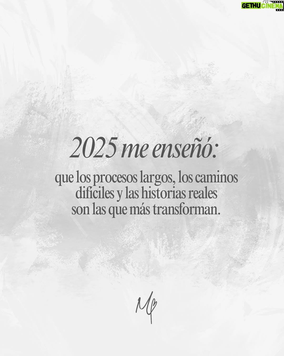 Mariángel Villasmil - 181 Likes - 2025 no fue perfecto,
pero fue honesto.
Y eso, para mí, lo fue todo 🤍

Si llegaste hasta aquí, gracias por estar, por no rendirte ante lo retador que haya podido ser este año🫶🏻💫

Vamos por un 2026 brillante 💫