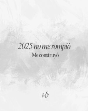 Mariángel Villasmil Instagram - 2025 no fue perfecto,
pero fue honesto.
Y eso, para mí, lo fue todo 🤍
Si llegaste hasta aquí, gracias por estar, por no rendirte ante lo retador que haya podido ser este año🫶🏻💫
Vamos por un 2026 brillante 💫