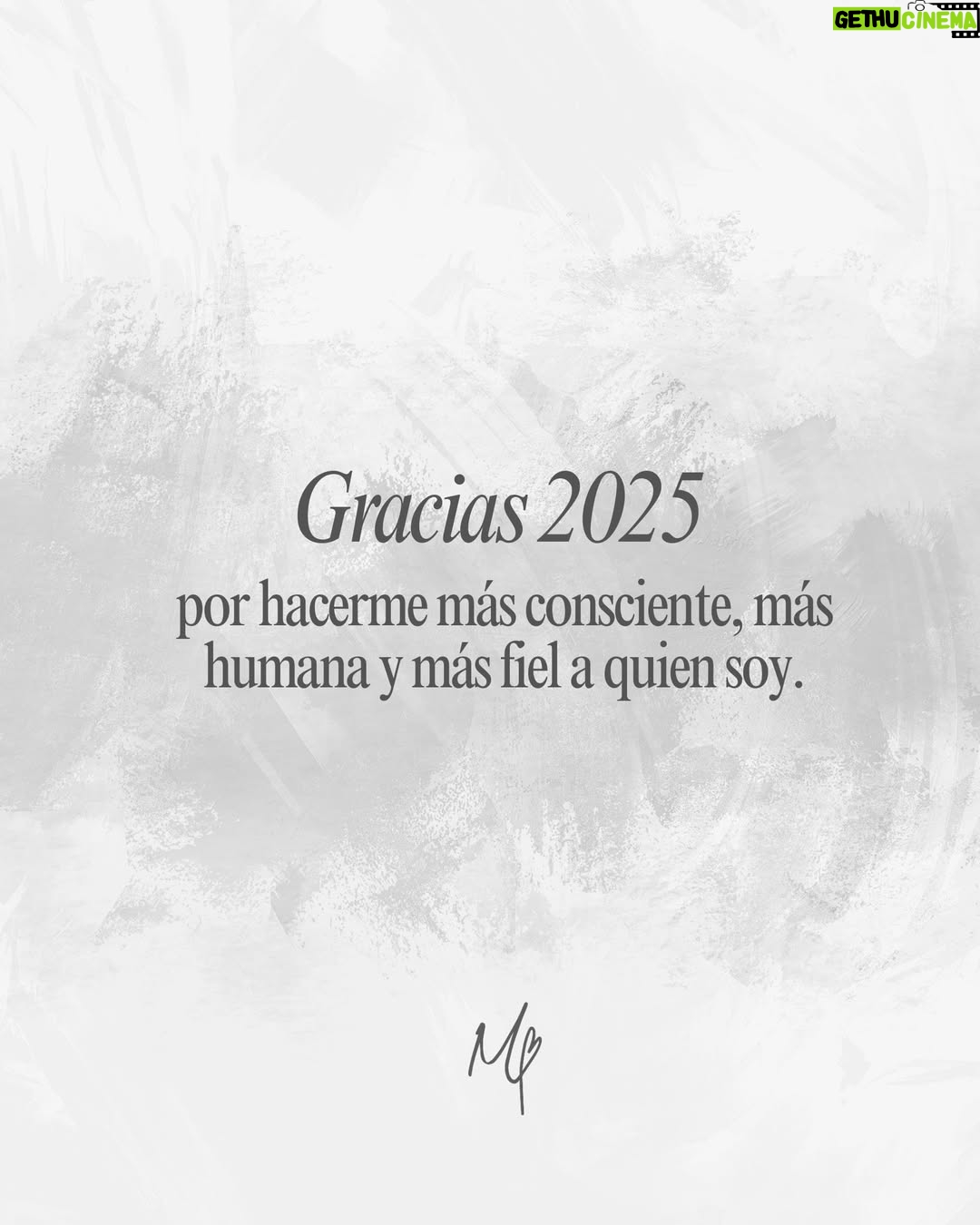 Mariángel Villasmil - 181 Likes - 2025 no fue perfecto,
pero fue honesto.
Y eso, para mí, lo fue todo 🤍

Si llegaste hasta aquí, gracias por estar, por no rendirte ante lo retador que haya podido ser este año🫶🏻💫

Vamos por un 2026 brillante 💫