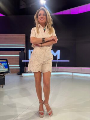Marina Calabró Instagram - #DDM  Look : @happychicclothes 🤩
Accesorios @lunagarzonaccesorios 💍
Maquillaje: @agos_mkp 🫦  Estilismo: @vic_v88 😍