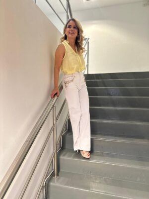 Marina Calabró Instagram - @lapeclubsocialok 📡 
look  @armestook ✨✨✨
Peinado @byBrianOlivitto 👩🏼‍🦱
maquillaje  @meryfolgar 👄
Accesorios @lunagarzonaccesorios