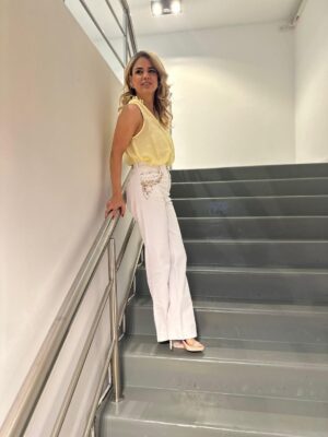 Marina Calabró Instagram - @lapeclubsocialok 📡 
look  @armestook ✨✨✨
Peinado @byBrianOlivitto 👩🏼‍🦱
maquillaje  @meryfolgar 👄
Accesorios @lunagarzonaccesorios