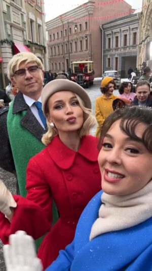 Marina Kravets Instagram - С Новым годом, друзья!🤗🎉🎉🎉
Всего самого доброго и светлого ВАМ и вашим близким и любимым! 🤘❤️
@timurbatrutdinov 💝
@gagara1987 💝