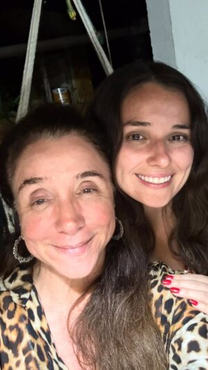 Marisa Orth Instagram - Final de 2025
Começo de 2026
Obrigada!!!
Ta sendo lindo demais.
Quanta ficha caiu ano passado…
Quantas descobertas.
A alegria é possível e está próxima da gente