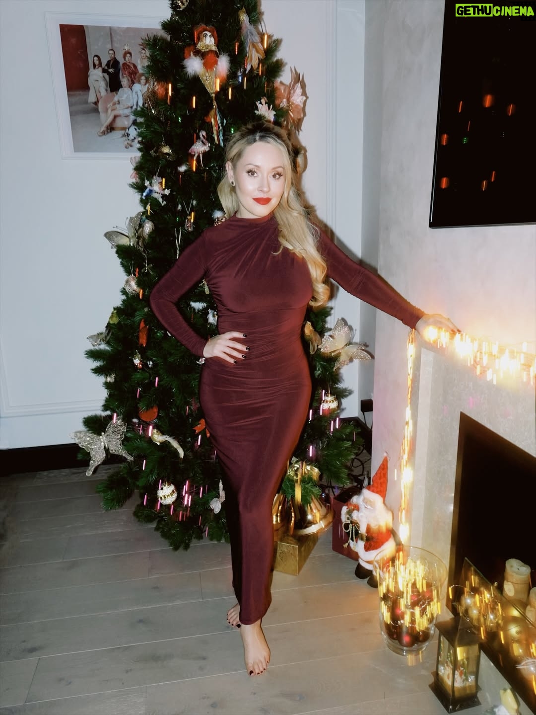 Mariya Kravchenko - 10.1K Likes - В этом году я была хорошей примерной девочкой. Жду подарок под елкой☺️😈

photo @aaneshka
muah @mua.sveta_