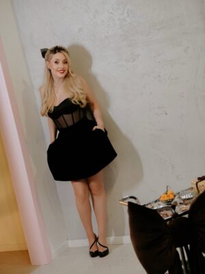 Mariya Kravchenko Instagram - Я в предвкушении Нового года.. Жду чуда и селедку под шубой! Надеюсь, вы тоже!🔥✨🎄
корсет @miss_corset
photo @aaneshka
muah @mua.sveta_