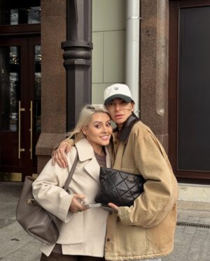 Mariya Kravchenko Instagram - С днем рождения, моя Ва @kativarnava ❤️
В творческом плане тебе нет равных! Ты вечный двигатель! Не останавливаешься на достигнутом, продолжаешь совершенствоваться и раскрывать все новые и новые грани своего таланта. Я желаю тебе здоровья.. это самое главное! И желаю простого женского счастья☺️
Несмотря на то, что мы сейчас редко видимся, между нами расстояния, всегда знаю, что мы есть друг у друга… можно позвонить или отправить голосовое и на том конце услышать родной голос - излить душу и посмеяться над всеми невзгодами вместе❤️
Спасибо тебе за тебя! Очень сильно тебя люблю❤️❤️❤️❤️❤️ И просто знай, что я всегда рядом! С днем рождения, моя Ва❤️🔥❤️🔥❤️🔥❤️🔥❤️🔥❤️🔥❤️🔥❤️🔥❤️🔥❤️🔥🍾🥂