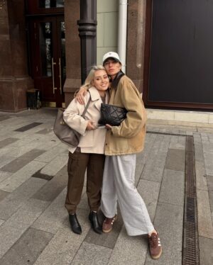 Mariya Kravchenko Instagram - С днем рождения, моя Ва @kativarnava ❤️
В творческом плане тебе нет равных! Ты вечный двигатель! Не останавливаешься на достигнутом, продолжаешь совершенствоваться и раскрывать все новые и новые грани своего таланта. Я желаю тебе здоровья.. это самое главное! И желаю простого женского счастья☺️
Несмотря на то, что мы сейчас редко видимся, между нами расстояния, всегда знаю, что мы есть друг у друга… можно позвонить или отправить голосовое и на том конце услышать родной голос - излить душу и посмеяться над всеми невзгодами вместе❤️
Спасибо тебе за тебя! Очень сильно тебя люблю❤️❤️❤️❤️❤️ И просто знай, что я всегда рядом! С днем рождения, моя Ва❤️🔥❤️🔥❤️🔥❤️🔥❤️🔥❤️🔥❤️🔥❤️🔥❤️🔥❤️🔥🍾🥂