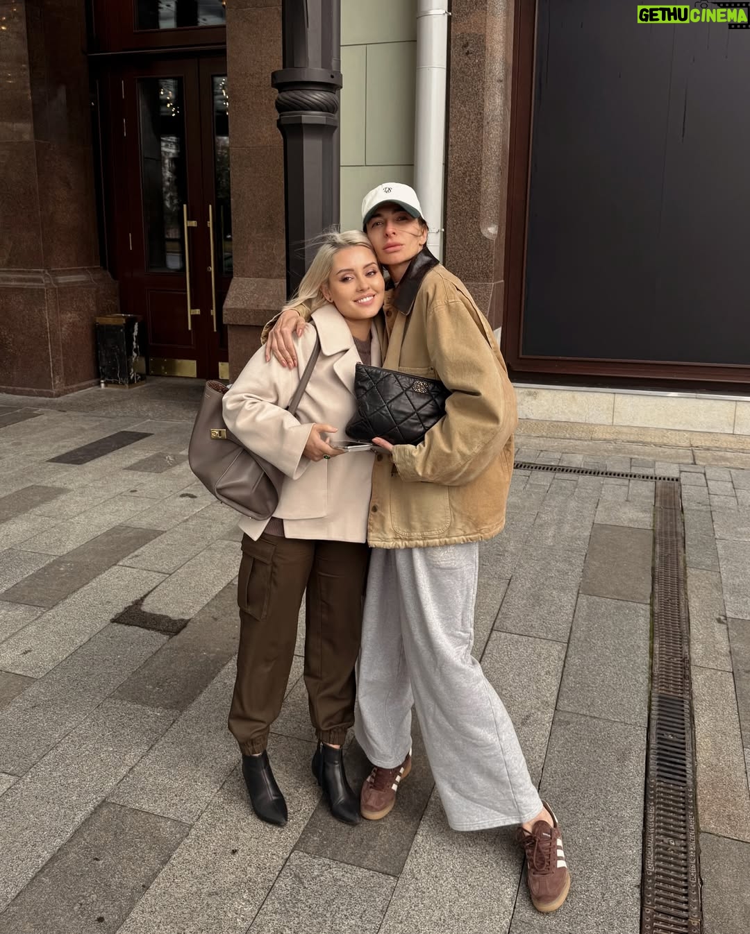Mariya Kravchenko - 21.4K Likes - С днем рождения, моя Ва @kativarnava ❤️ 
В творческом плане тебе нет равных! Ты вечный двигатель! Не останавливаешься на достигнутом, продолжаешь совершенствоваться и раскрывать все новые и новые грани своего таланта. Я желаю тебе здоровья.. это самое главное! И желаю простого женского счастья☺️ 
Несмотря на то, что мы сейчас редко видимся, между нами расстояния, всегда знаю, что мы есть друг у друга… можно позвонить или отправить голосовое и на том конце услышать родной голос - излить душу и посмеяться над всеми невзгодами вместе❤️
Спасибо тебе за тебя! Очень сильно тебя люблю❤️❤️❤️❤️❤️ И просто знай, что я всегда рядом! С днем рождения, моя Ва❤️‍🔥❤️‍🔥❤️‍🔥❤️‍🔥❤️‍🔥❤️‍🔥❤️‍🔥❤️‍🔥❤️‍🔥❤️‍🔥🍾🥂