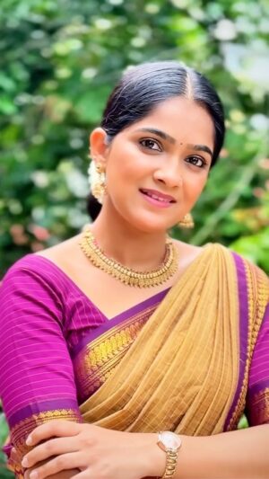 Mariya Prince Instagram - Beautiful saree from @dahliadreamsbyremya ā„ļø
Beautiful jewelry from @omkara_byanjana ā„ļø
Grace meets tradition š«
Premium Kattam Kalyani Cotton Saree with elegant Paithani checks āØ
Soft. Smooth. Stunning. š
With grand zari pallu & contrast blouse ā a classic beauty redefined!
https://wa.me/919495495442
#BoutiqueSarees #OnlineBoutiqueIndia #SouthIndianSaree #PremiumCottonSaree #PaithaniSaree #KalyaniCotton #LuxuryInThreads #ShopEthnic #SareeBoutique #ExclusiveCollection #NewArrivalAlert #ElegantDrapes #CottonElegance #SareeLoversClub