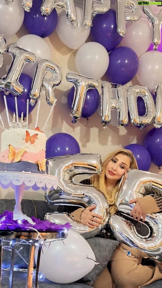 Marjaneh Golchin - 129.8K Likes - 🎂🎁🥳
چه دلنواز اومدم 🤩
اما ،با ناز اومدم💃
شکوفه ریز اومدم 🌸🌸🌸🌸
اماااا،  زیادی اومدم( ۵۵ سال)😬
اخه، خودتون گفتین زود بیام😉
لحظه موعود بیام😊
خودتون گفتین دیر نکن 😏
هی مارو دلگیر نکن🤭
منم مرجانه شیرین 😊منم مرجانه دلدار❤️
واسه طرفدارام دلتنگ،🫠 واسه  طرفدارام  بی تاب🤒
واسه طرفدارام بی تااااااااااااااااااااااااااااااااااااااااب ههههههععع😲😲😲🚑🚑🚨وای نفس ندارم😲😨

ممنون از چهارتفنگدار عزیزم (عسل (دخترررر)❤️ نفس (جوجوم)❤️غزال (تیزپام) ❤️) پارسا (بششهه)❤️)

که مثل همیشه سوپرایزاشون فوق العاده بود🧿❤️❤️❤️❤️🧿

#مرجانه_گلچین #مرجانه_دلدار_گلچین #تولد #مهربونی #دوستی #رفاقت #سوپرایز #شگفتانه ##birthday #happybirthday #marjangolchin #4gun #fanpage