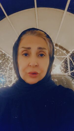 Marjaneh Golchin Instagram - 😏🤔😔😊
گفتا 
زکه نالیم ؟
از ماست که بر ماست
#تنهایی #گاهی_خنده #گاهی_گریه#فاصله#ادمها#این_روزهای_من
#مرجانه_دلدار_گلچین #مرجانه_گلچین