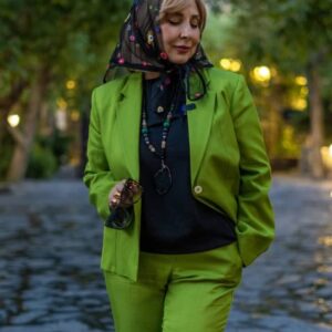 Marjaneh Golchin Instagram - 🦋🌳🦋🌳🦋🌳
من خودِ معجزه‌ام!
زنده‌ماندنم،
دوام آوردنم،
کم نیاوردنم!
من حتی می‌خندم، نه لبخند، قهقهه!
از این معجزه تر؟!!!
#نرگس_صرافیان_طوفان 
لطفا مرا ورق بزنید😉📸👍
#من #زنده #دوام #کم #میخندم #لبخند #قهقهه #من_معجزه #مرجانه❤️ #مرجانه_دلدار_گلچین #مرجانه_گلچین