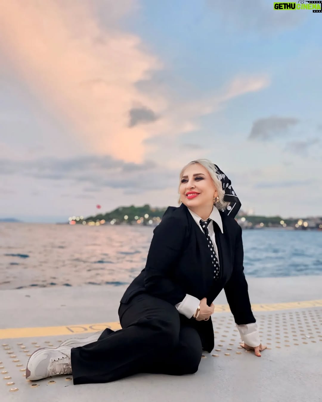 Marjaneh Golchin - 91.2K Likes - 🌊🌈👔
به سر اغازها اعتماد نکن
راست ترین سخن ها در لحظه های پایانی گفته میشود
#جبران_خليل_جبران 
@marjanegolchin 
#اعتماد #راستی #دروغ #سرآغاز #پایان #قلبتون_سبز_💚 #مرجانه_دلدار_گلچین #مرجانه_گلچین