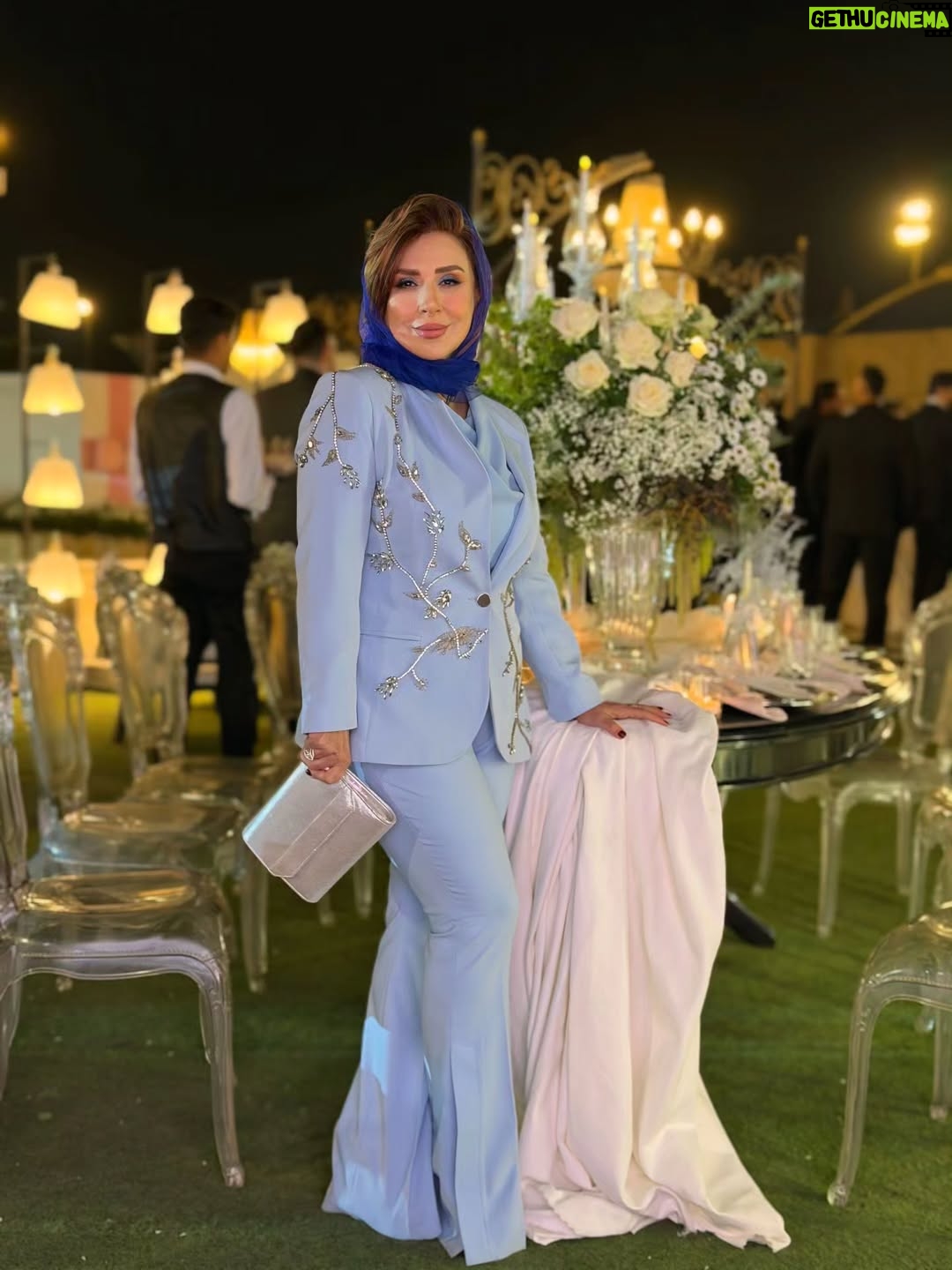 Marjaneh Golchin - 172.2K Likes - 📷📷📷📷📷📷📷
" زنِ سالم در آزادیِ تمام، مرز های شخصی اش را حفظ می‌کند. همان‌طور که مردِ سالم، حتی در ثروت؛ وفاداری‌اش را! "( #نرگس_صرافیان_طوفان)
مراسم عروسی مریم و سهیل عزیز💐
📷📷📷📷📷📷📷
📸=پارسای عزیزم لطفا ورق بزنید🙏

میکاپ💄=تیم دوست داشتنی مریم جان رهنما
لباس👗👠= مزون گالانت
#عروسی#مهمانی#جشن_عروسی#میکاپ#مزون_لباس#همکار
#عشقِ #شادی #لحظات_خوش #حال_خوب #جشن_سرور#مرجانه_گلچین#مرجانه_دلدار_گلچین#مرجانه