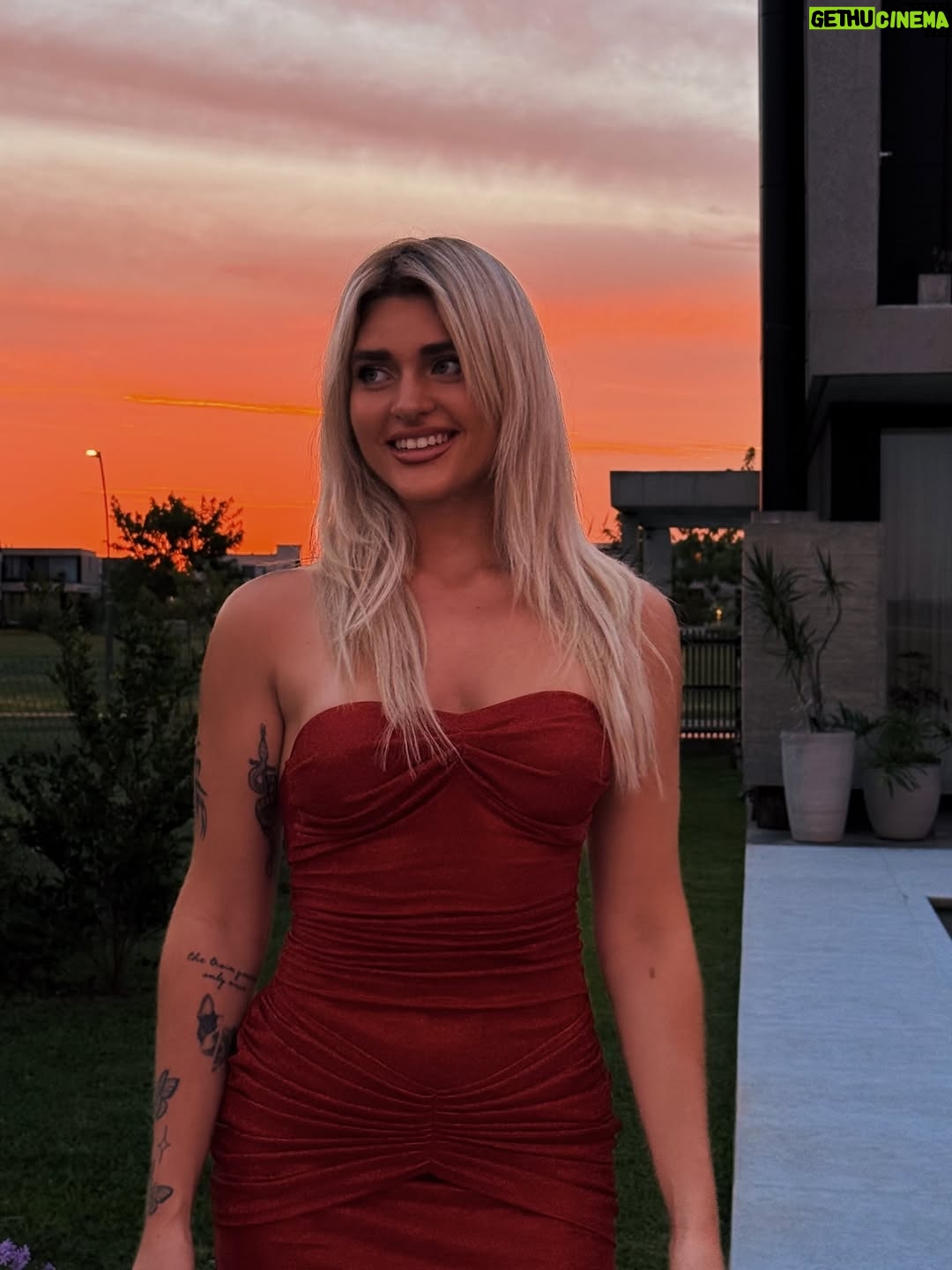Marta Fort - 81.3K Likes - Empezando la Navidad 🎄 
@theluxe.com.ar