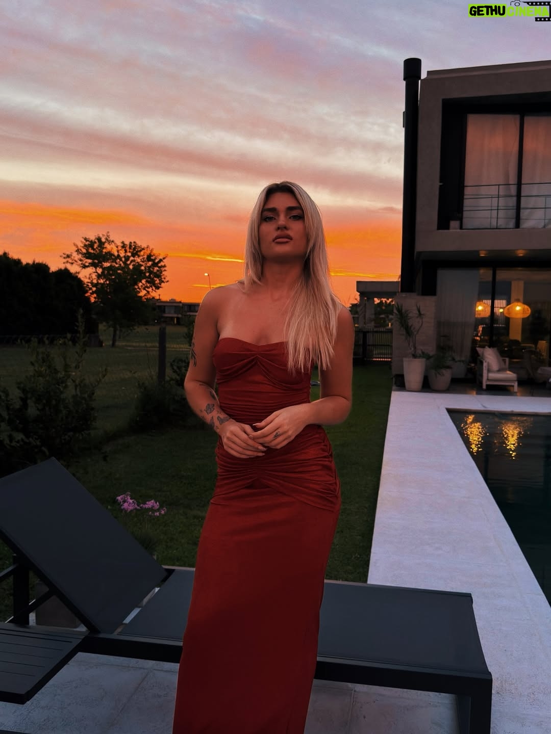 Marta Fort - 81.3K Likes - Empezando la Navidad 🎄 
@theluxe.com.ar