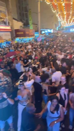 Martha Isabel Bolaños Instagram - Un poquito de lo que gozamos en la calle del sabor cali! los amo!!