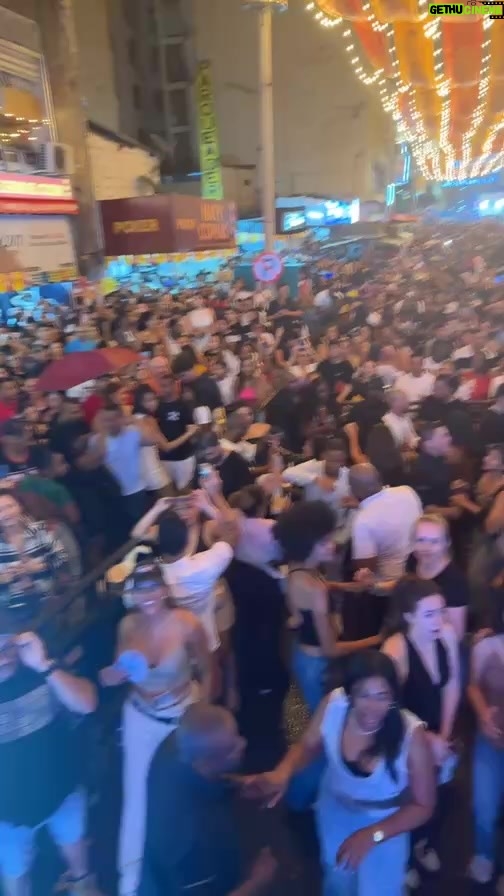 Martha Isabel Bolaños - 5.5K Likes - Un poquito de lo que gozamos en la calle del sabor cali! los amo!!