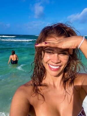 Martha Isabel Bolaños Instagram - 🌴Que especial fue este tiempo! Es que El si que sabe sorprenderme! Hubo de todo en este paseo! 😎
👙 @dulcekatebeachwear