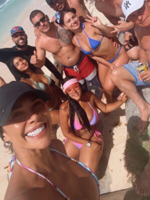 Martha Isabel Bolaños Instagram - 🌴Que especial fue este tiempo! Es que El si que sabe sorprenderme! Hubo de todo en este paseo! 😎
👙 @dulcekatebeachwear