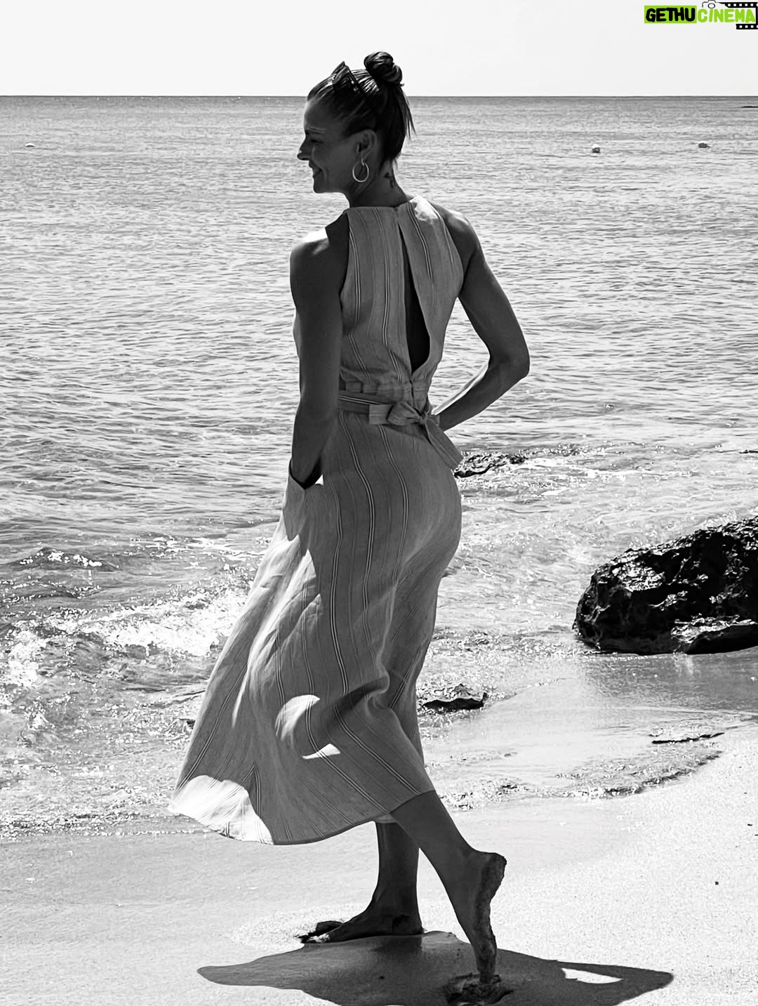 Martina Colombari - 19.1K Likes - Tornerò presto …. Puglia bella!