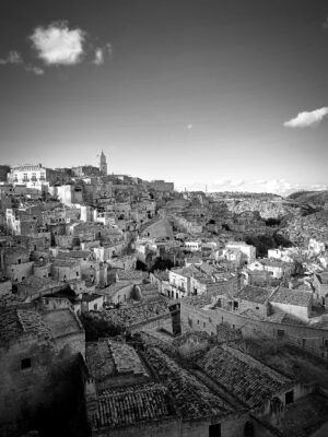 Martina Colombari Instagram - Sasso Caveoso o Sasso Barisano?
“Occorre tenere in vita il passato nella luce di nuovi orizzonti “
Carmelo Andrea Bruno 16-8-983