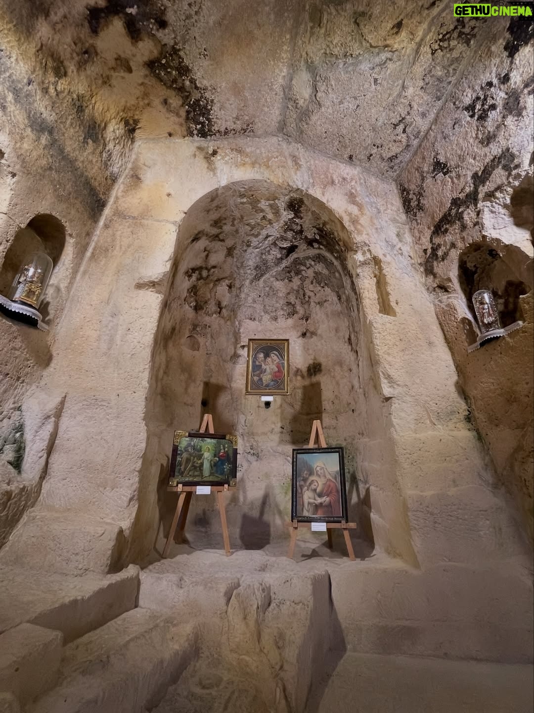 Martina Colombari - 20.4K Likes - Sasso Caveoso o Sasso Barisano?
“Occorre tenere in vita il passato nella luce di nuovi orizzonti “
Carmelo Andrea Bruno 16-8-983