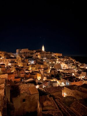 Martina Colombari Instagram - Sasso Caveoso o Sasso Barisano?
“Occorre tenere in vita il passato nella luce di nuovi orizzonti “
Carmelo Andrea Bruno 16-8-983