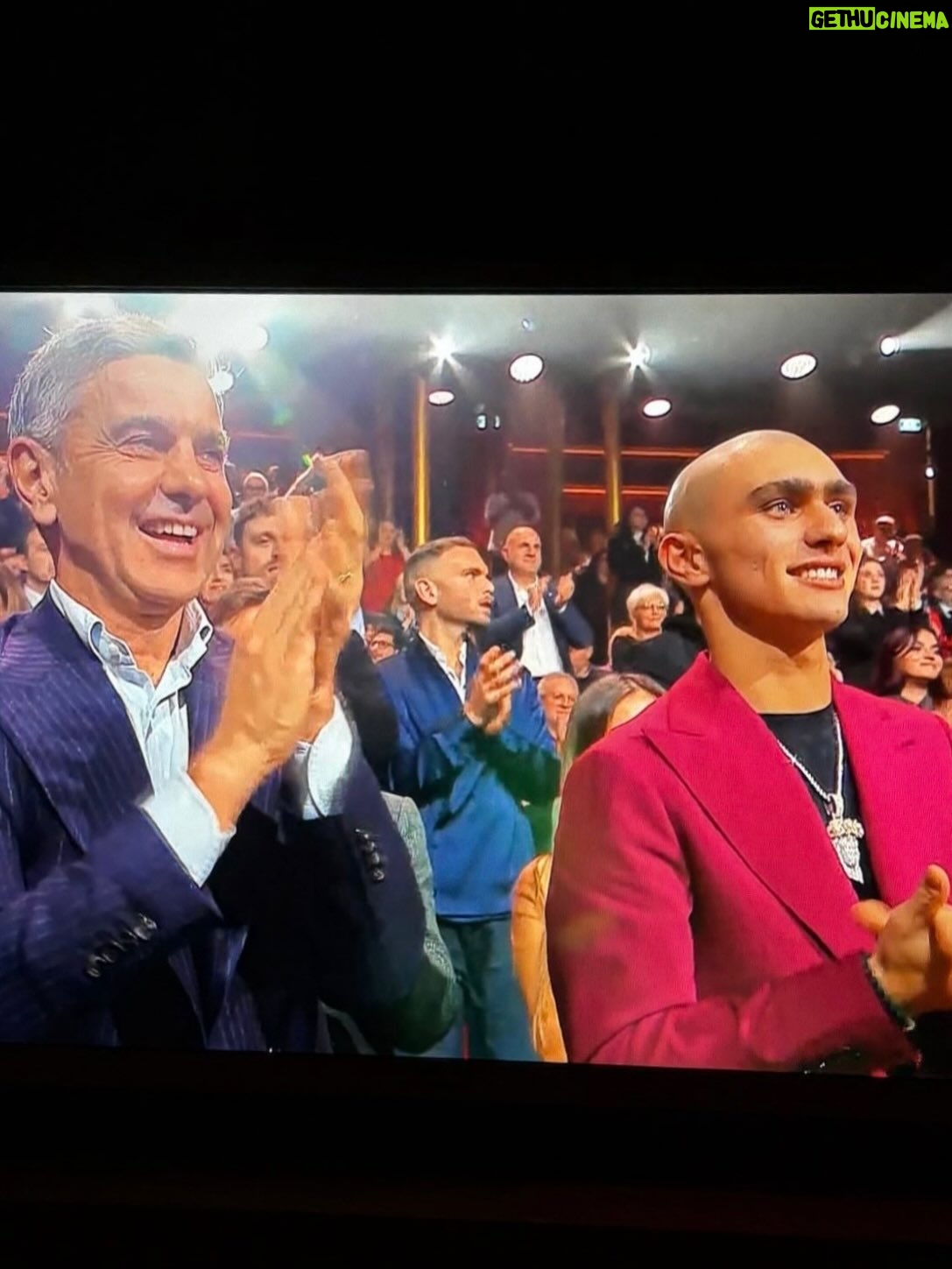 Martina Colombari - 32K Likes - Ciao mamma!!! 
Queste foto sono un messaggio per te, per farti i complimenti per il percorso immenso che hai fatto: pieno di emozioni, gioia, felicità, ma anche difficoltà!!!
So che tu hai dato il massimo e ci hai provato con tutta l’energia che hai, quindi per me hai vinto tu!
Come dice papà, non vince chi arriva primo ma vince chi migliora di più e chi ci mette l’anima e questo fa il caso tuo!! Anche Caroline (vera tecnica di ballo) dice che che eri la più tecnica 😉😉😉
Grazie anche a te Favillone!! Per averla sopportata, supportata e sostenuta sia nei momenti più critici che in quelli più piacevoli. 
Ma sopratutto in bocca al lupo per questo nuovo cerchio di vita che si è aperto!!! 👶🏼🧿👶🏼
Ovviamente anche un ringraziamento a tutto il team di Ballando che avete fatto un lavoro eccezionale!!!

Ps. Mamma siete in poche che a 50 avete la tartaruga😂

Ti amo da qui all’infinito un infinito di volte ♾️🩵