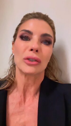 Martina Colombari Instagram - ⭐️BALLANDO CON ME⭐️