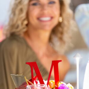 Martina Colombari Instagram - Grazie a tutti! ❤️🌟🎂🌟❤️
In questa ultima settimana, da cinquantenne, ho pensato alla magia di questi momenti, irripetibili, unici.
Senza troppi giri di parole tutto ciò mi riempie di gioia, gratitudine e forza, forza di vivere con amore ogni attimo! Ed è anche grazie a voi!
#imieiprimicinquantanni