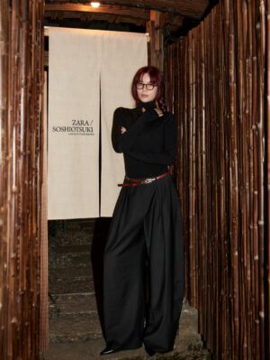 Mary Sara Instagram - "A sense of togetherness" Soshiotsuki for Zara

Soshiotsukiらしい日本人の精神性やテーラー技術。
80～90年代への愛がデザインにも
空間にも落とし込まれていて感動でした。
ブブさんも一緒に ファミリーフォト

12/4 (木)発売です。
本当にシルエットが息を呑むほど美しいので
みんなにも感動してもらいたい

@zara #SoshiotsukiXZara #PR
@soshiotsuki