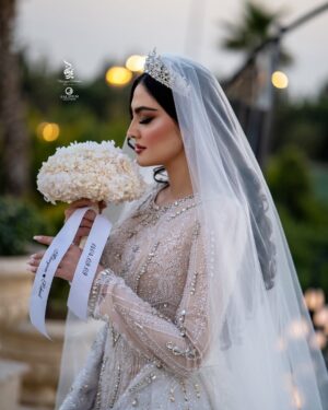 Maryam Momen Instagram - مریم و سهیل ♥️

✨ Bride & groom :
@maryam.momen 
@soheilghasedi_official 
.
✨ Ceremonies : 
@tashrifatsilva 
.
✨ Photography studio :
@falifilm 
.
✨ Makeup artist :
@maryamrahnama__ 
.
✨Hairstyle :
@minanorozi_hairstyle 
.
✨ Bride dress :
@maria_bashirianofficial 
.
✨ Groom suit : 
@masihzad_official 
.
✨ Groom hairstyle : 
@masouddehghanorg 
.
✨ Flowers & car :
@pouzhanflower 
.
✨ Perfume :
@jamal.perfume
.
✨ Beauty salon :
@maryamrahnamabeauty 
.
✨location for photography:
@emaratelin 
🤍
‎#مریم_مومن #سهیل_قاصدی #مراحل_میکاپ #مریم_رهنما
#ازدواج_هنرمندان #عشق  #آذربایجان #تورک #سلبریتی #عروسی