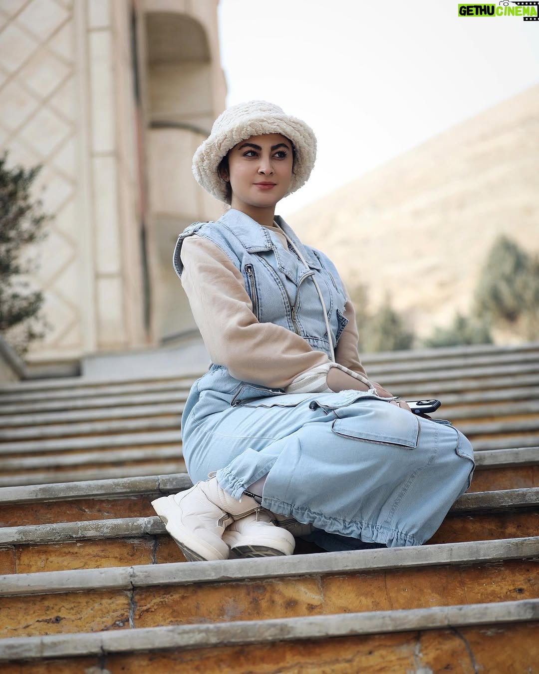 Maryam Momen - 113.5K Likes - ما سه چهارم وجود خودمان را به تاوان اینکه شبیه دیگران باشیم از دست میدهیم .

.
.
کامنتاش قشنگه😂این پست
