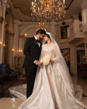 Maryam Momen Instagram - مریم و سهیل ♥️

✨ Bride & groom :
@maryam.momen 
@soheilghasedi_official 
.
✨ Ceremonies : 
@tashrifatsilva 
.
✨ Photography studio :
@falifilm 
.
✨ Makeup artist :
@maryamrahnama__ 
.
✨Hairstyle :
@minanorozi_hairstyle 
.
✨ Bride dress :
@maria_bashirianofficial 
.
✨ Groom suit : 
@masihzad_official 
.
✨ Groom hairstyle : 
@masouddehghanorg 
.
✨ Flowers & car :
@pouzhanflower 
.
✨ Perfume :
@jamal.perfume
.
✨ Beauty salon :
@maryamrahnamabeauty 
.
✨location for photography:
@emaratelin 
🤍
‎#مریم_مومن #سهیل_قاصدی #مراحل_میکاپ #مریم_رهنما
#ازدواج_هنرمندان #عشق  #آذربایجان #تورک #سلبریتی #عروسی