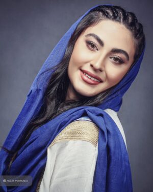 Maryam Momen Instagram - در فریب آرزو ها، عجب عمر ما گذشت.

#سال_نو #مریم_مومن 

#لباس : @flyfashion.ir 
#میکاپ : @sanaz.janaki 
#عکاس : @negarpoursaeid