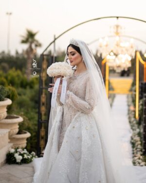 Maryam Momen Instagram - مریم و سهیل ♥️

✨ Bride & groom :
@maryam.momen 
@soheilghasedi_official 
.
✨ Ceremonies : 
@tashrifatsilva 
.
✨ Photography studio :
@falifilm 
.
✨ Makeup artist :
@maryamrahnama__ 
.
✨Hairstyle :
@minanorozi_hairstyle 
.
✨ Bride dress :
@maria_bashirianofficial 
.
✨ Groom suit : 
@masihzad_official 
.
✨ Groom hairstyle : 
@masouddehghanorg 
.
✨ Flowers & car :
@pouzhanflower 
.
✨ Perfume :
@jamal.perfume
.
✨ Beauty salon :
@maryamrahnamabeauty 
.
✨location for photography:
@emaratelin 
🤍
‎#مریم_مومن #سهیل_قاصدی #مراحل_میکاپ #مریم_رهنما
#ازدواج_هنرمندان #عشق  #آذربایجان #تورک #سلبریتی #عروسی