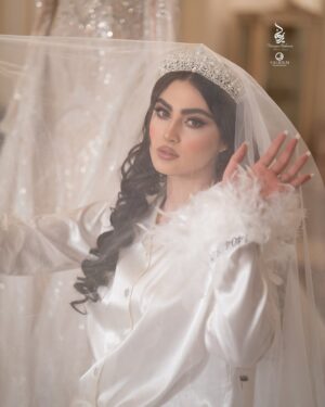 Maryam Momen Instagram - مریم و سهیل ♥️

✨ Bride & groom :
@maryam.momen 
@soheilghasedi_official 
.
✨ Ceremonies : 
@tashrifatsilva 
.
✨ Photography studio :
@falifilm 
.
✨ Makeup artist :
@maryamrahnama__ 
.
✨Hairstyle :
@minanorozi_hairstyle 
.
✨ Bride dress :
@maria_bashirianofficial 
.
✨ Groom suit : 
@masihzad_official 
.
✨ Groom hairstyle : 
@masouddehghanorg 
.
✨ Flowers & car :
@pouzhanflower 
.
✨ Perfume :
@jamal.perfume
.
✨ Beauty salon :
@maryamrahnamabeauty 
.
✨location for photography:
@emaratelin 
🤍
‎#مریم_مومن #سهیل_قاصدی #مراحل_میکاپ #مریم_رهنما
#ازدواج_هنرمندان #عشق  #آذربایجان #تورک #سلبریتی #عروسی