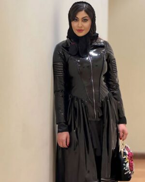 Maryam Momen Instagram - به عنوان کسی که کل زندگیش اَدایی نبوده
بهتون میگم اَدایی باشید 
اینطوری بیشتر مراقبن ناراحتتون نکنن و بهتون بد نگذره🤍