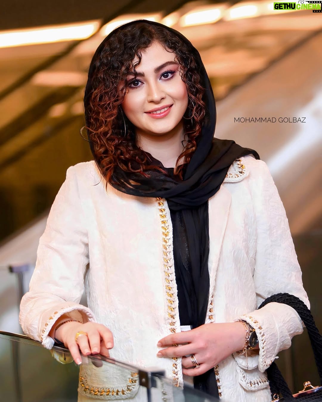 Maryam Momen - 139.6K Likes - حوصله ثابت کردن خودم به دیگران ندارم
هرچی ازم شنیدی دوتا هم بزار روش😂