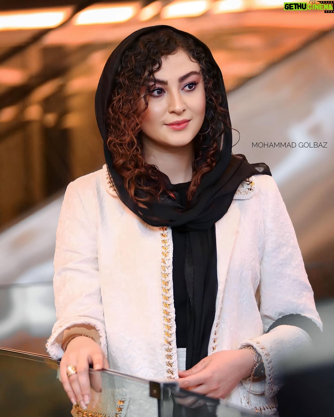 Maryam Momen - 139.6K Likes - حوصله ثابت کردن خودم به دیگران ندارم
هرچی ازم شنیدی دوتا هم بزار روش😂